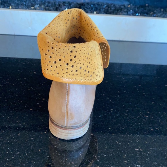 Italian leather booties. - Picture 3 of 4